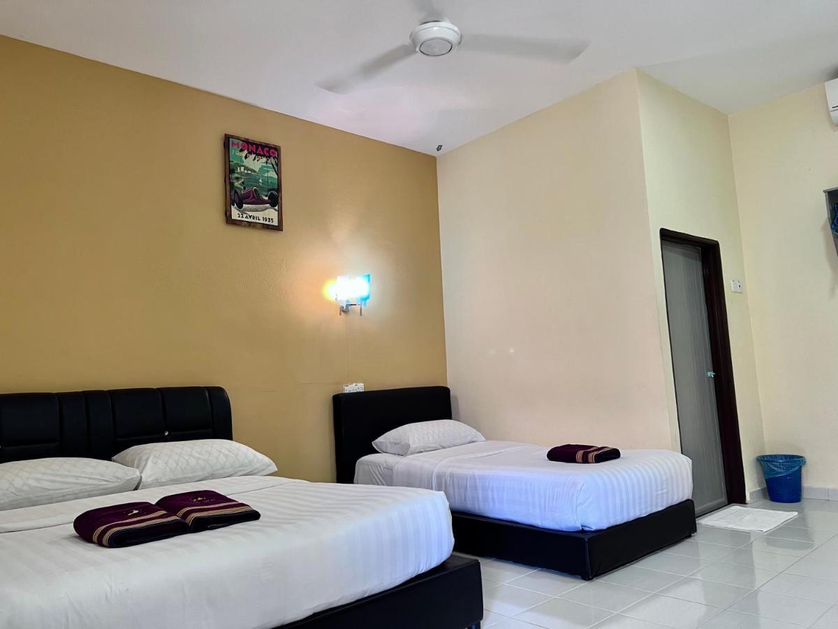 Dhania Cenang Beach Resort Pantai Cenang  Exterior foto