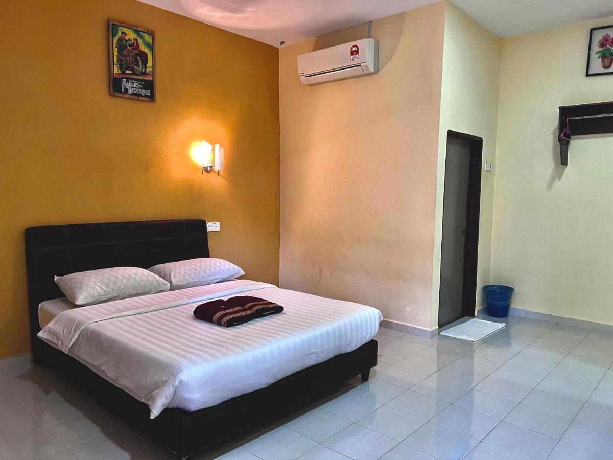 Dhania Cenang Beach Resort Pantai Cenang  Exterior foto