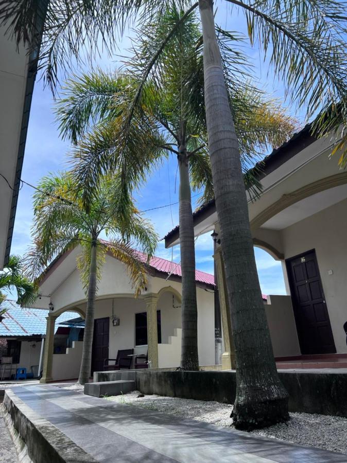 Dhania Cenang Beach Resort Pantai Cenang  Exterior foto