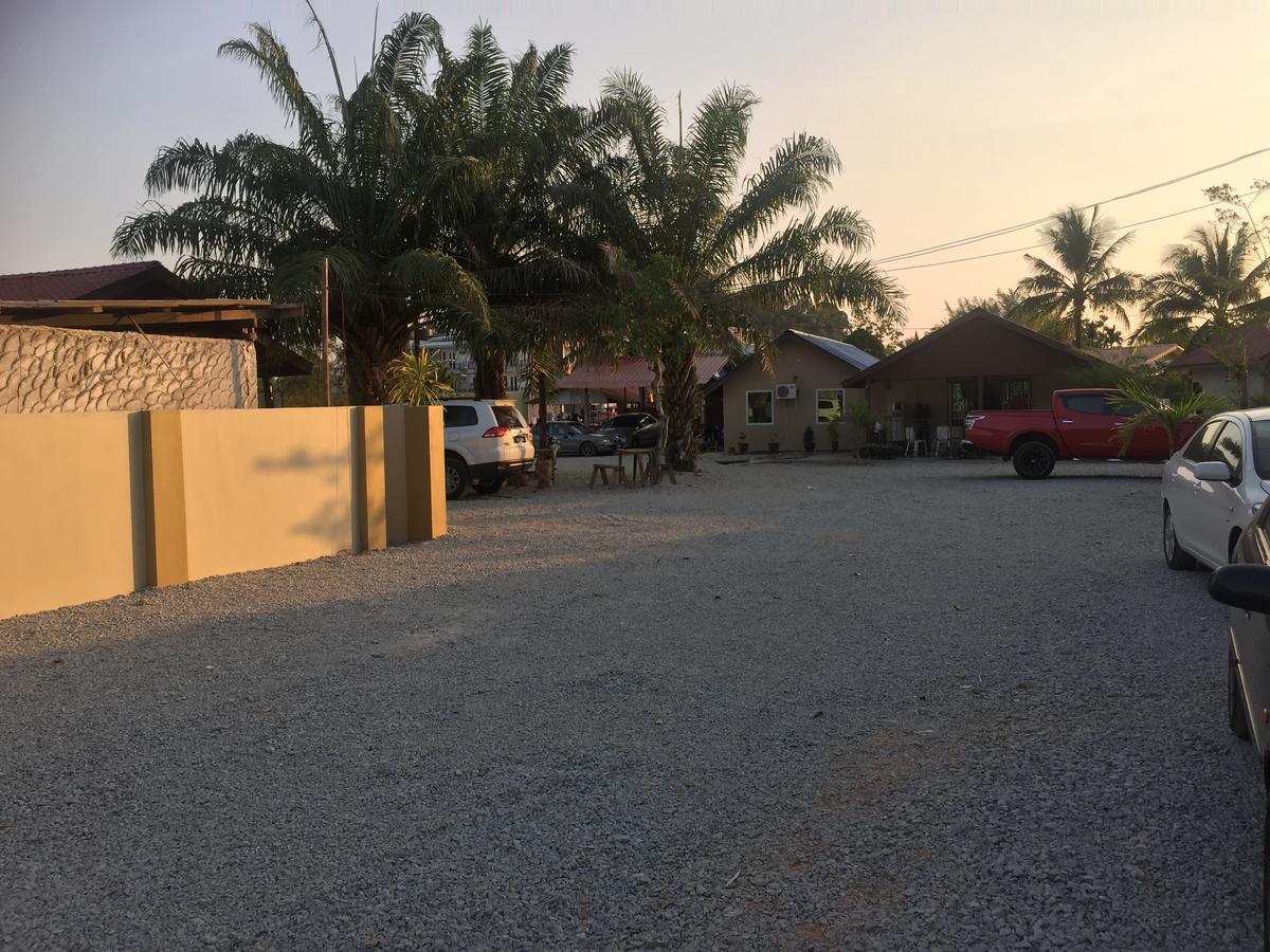 Dhania Cenang Beach Resort Pantai Cenang  Exterior foto
