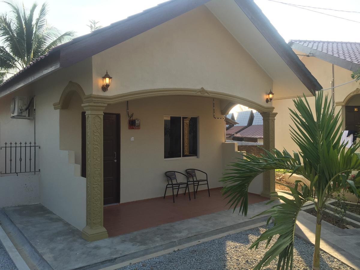 Dhania Cenang Beach Resort Pantai Cenang  Exterior foto