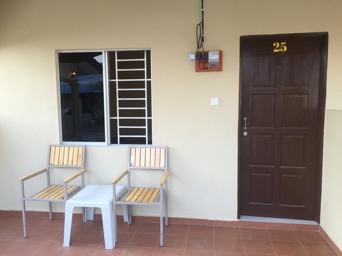 Dhania Cenang Beach Resort Pantai Cenang  Exterior foto